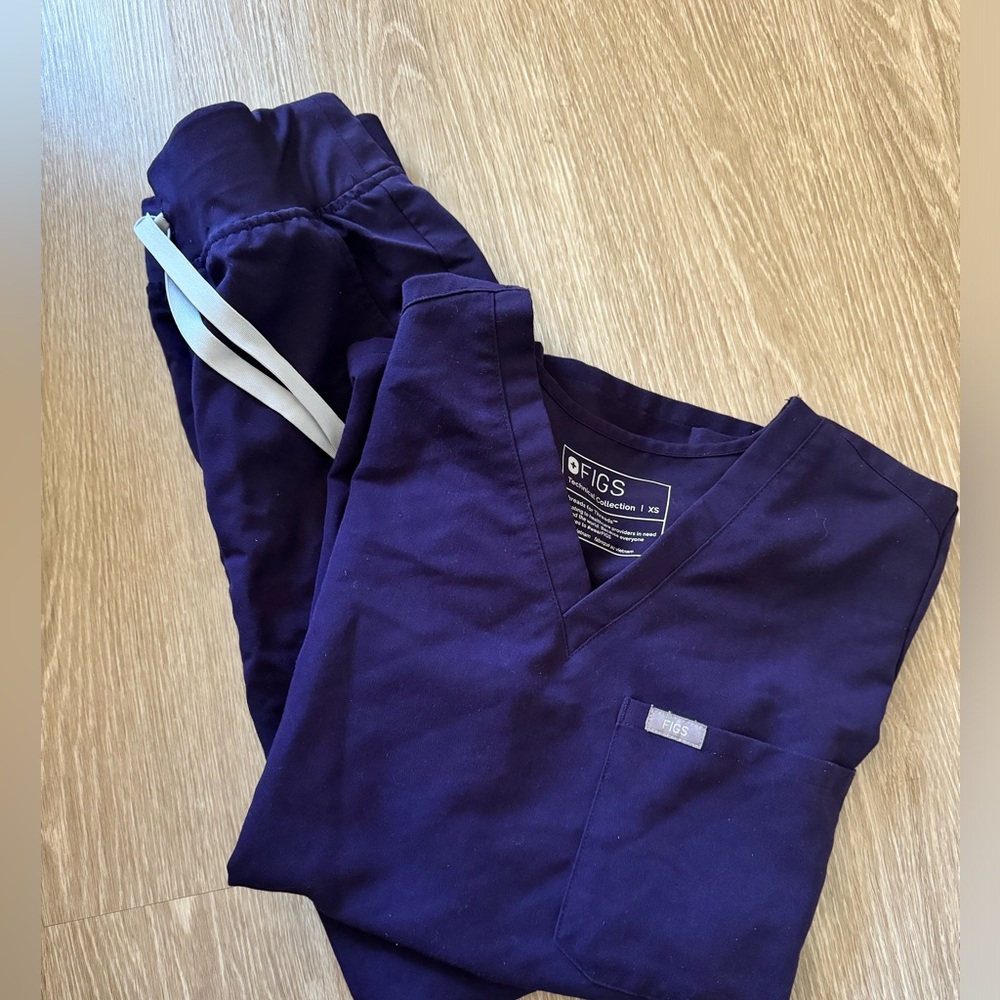Figs Purple Scrub Set